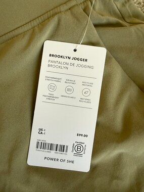 NWT Athleta Brooklyn Jogger/ Size 4